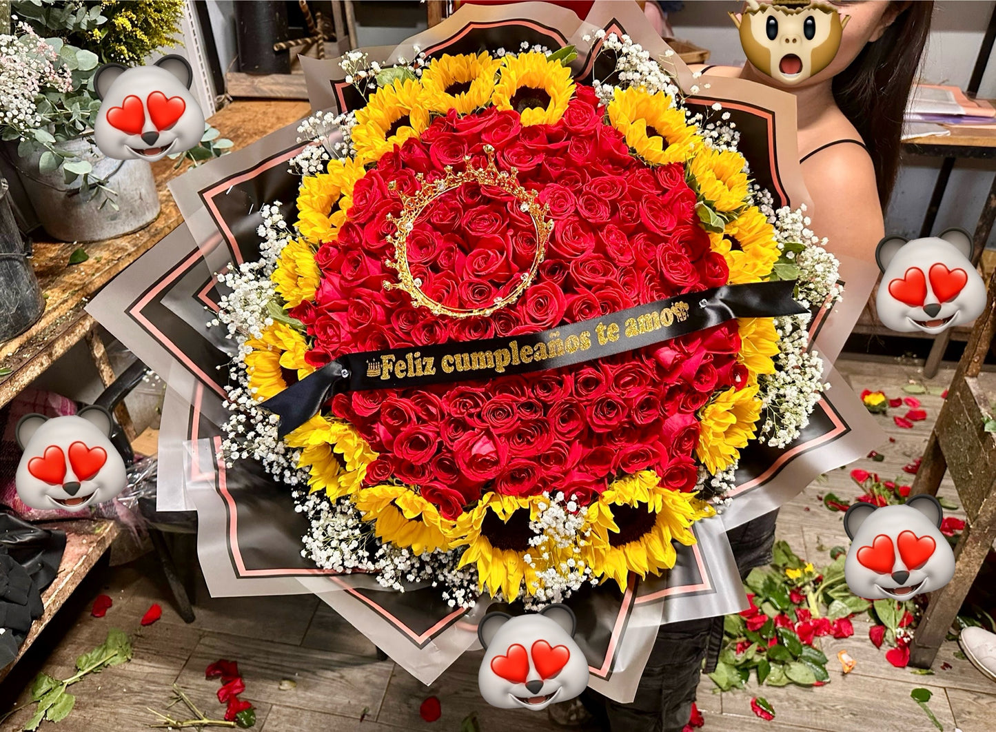 Ramo de rosas y girasol grande