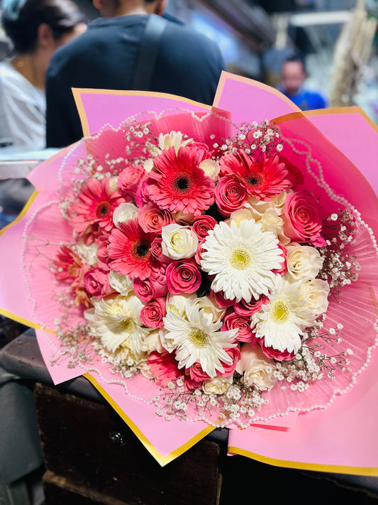 Ramo Gerberas y rosas con perlas