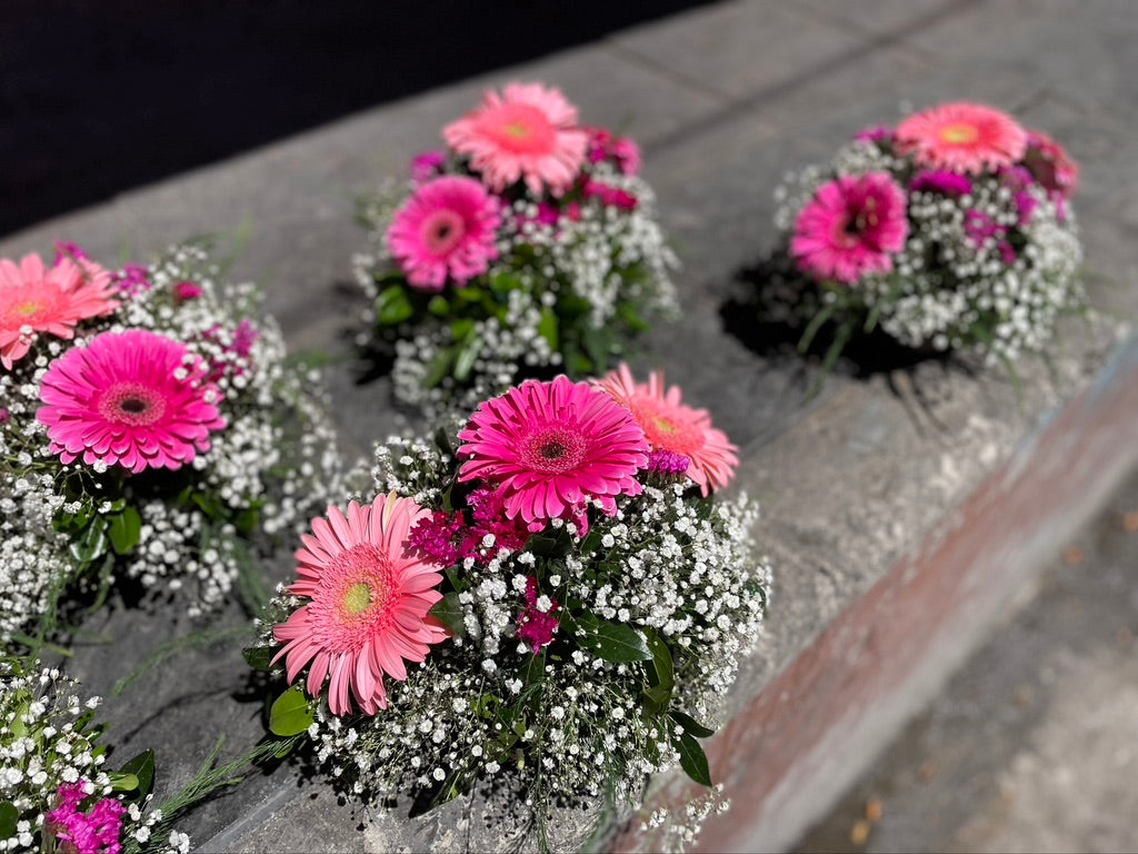 Centro de Mesa de Gerberas y Gypso.