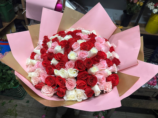 Ramo de 100 rosas 3 tonos