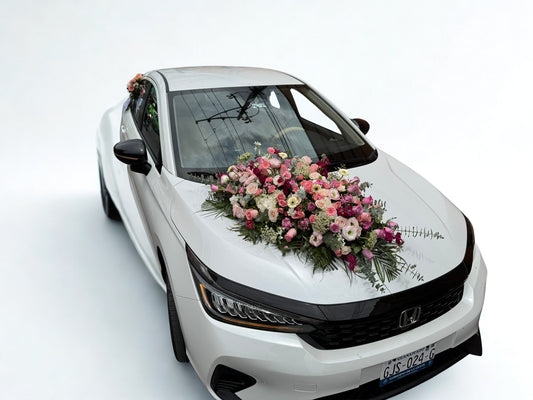 Arreglo de coche gande flor fina.